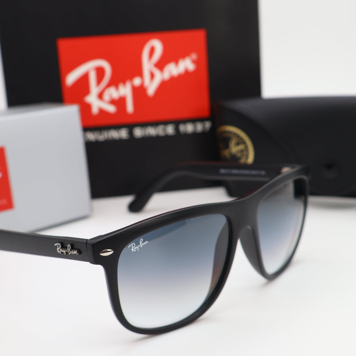 Ray-Ban - RB4147 Size: 56