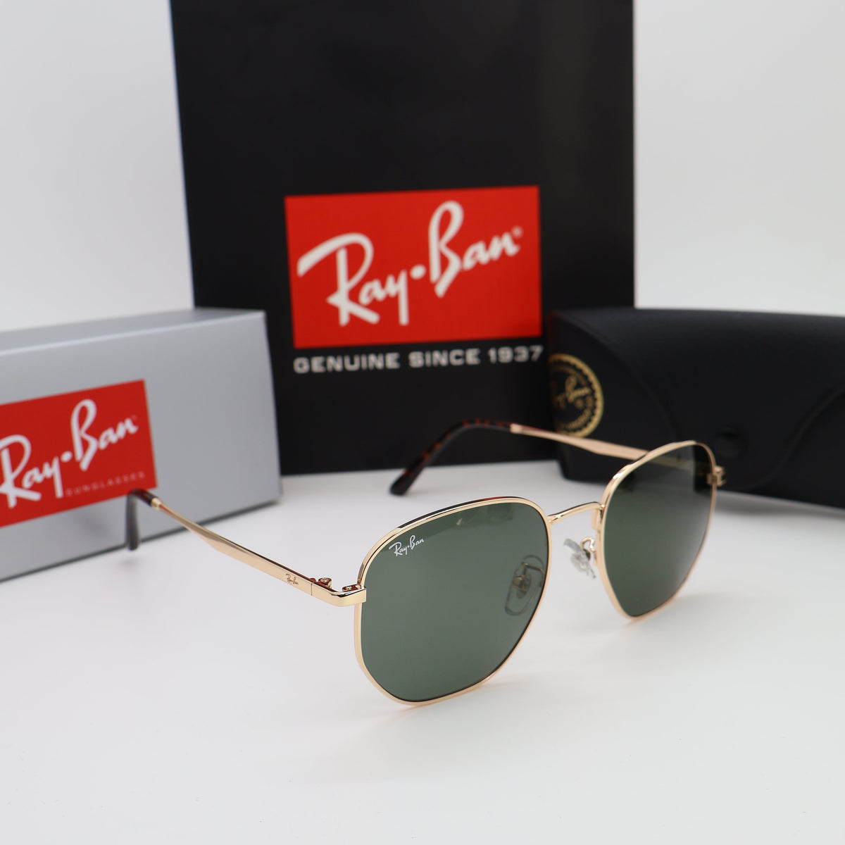 Ray-Ban - RB3682 Size: 54