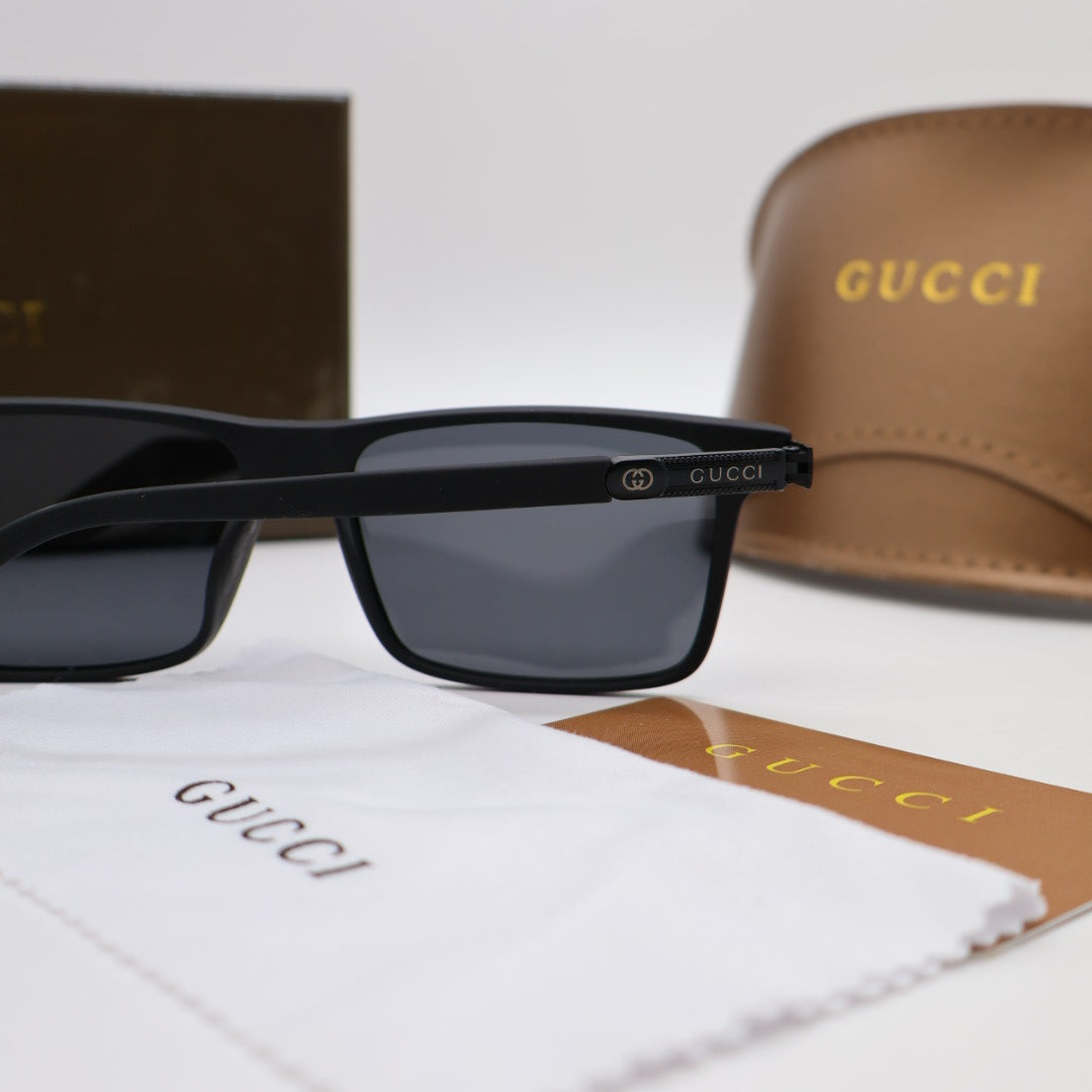Gucci - Black Sunglasses