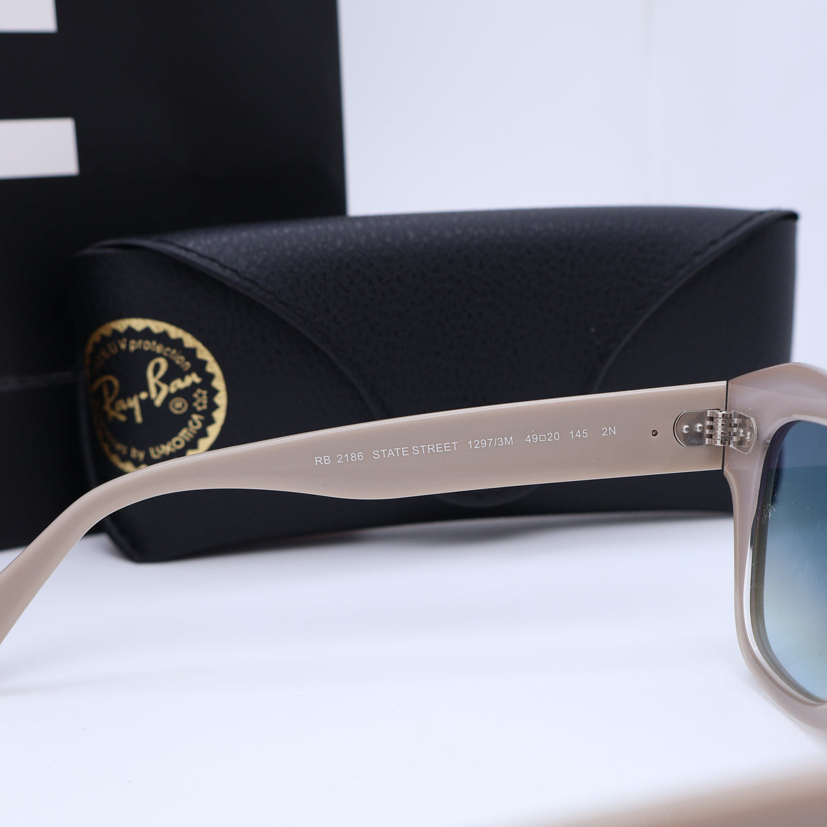 Ray-Ban - RB2186 Size: 49