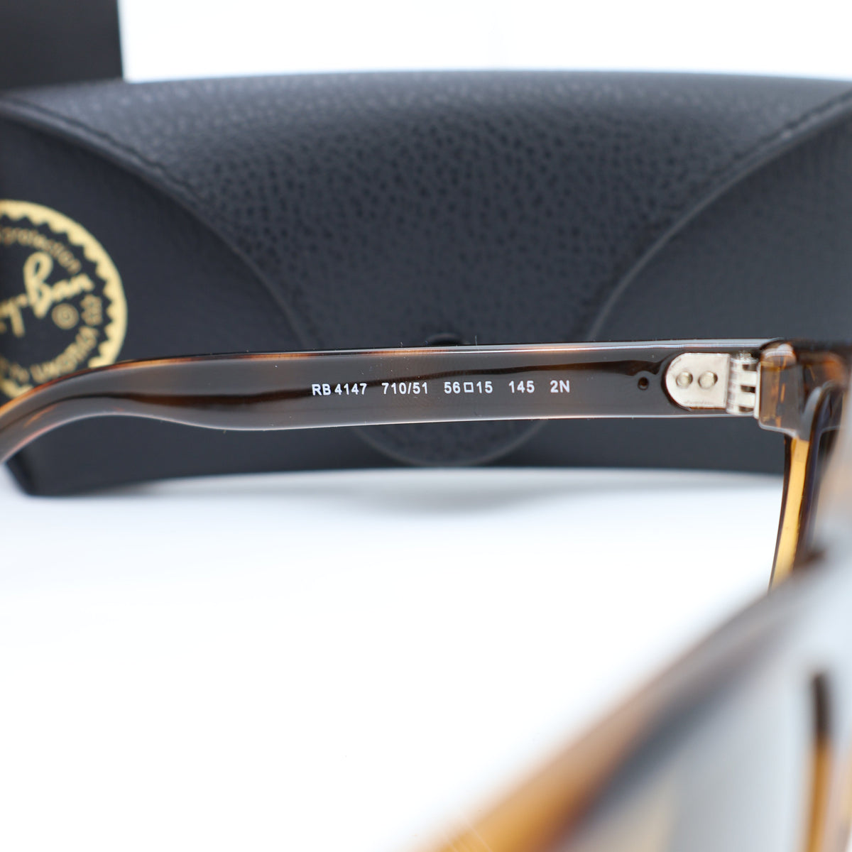 Ray-Ban - RB4147 Size: 56