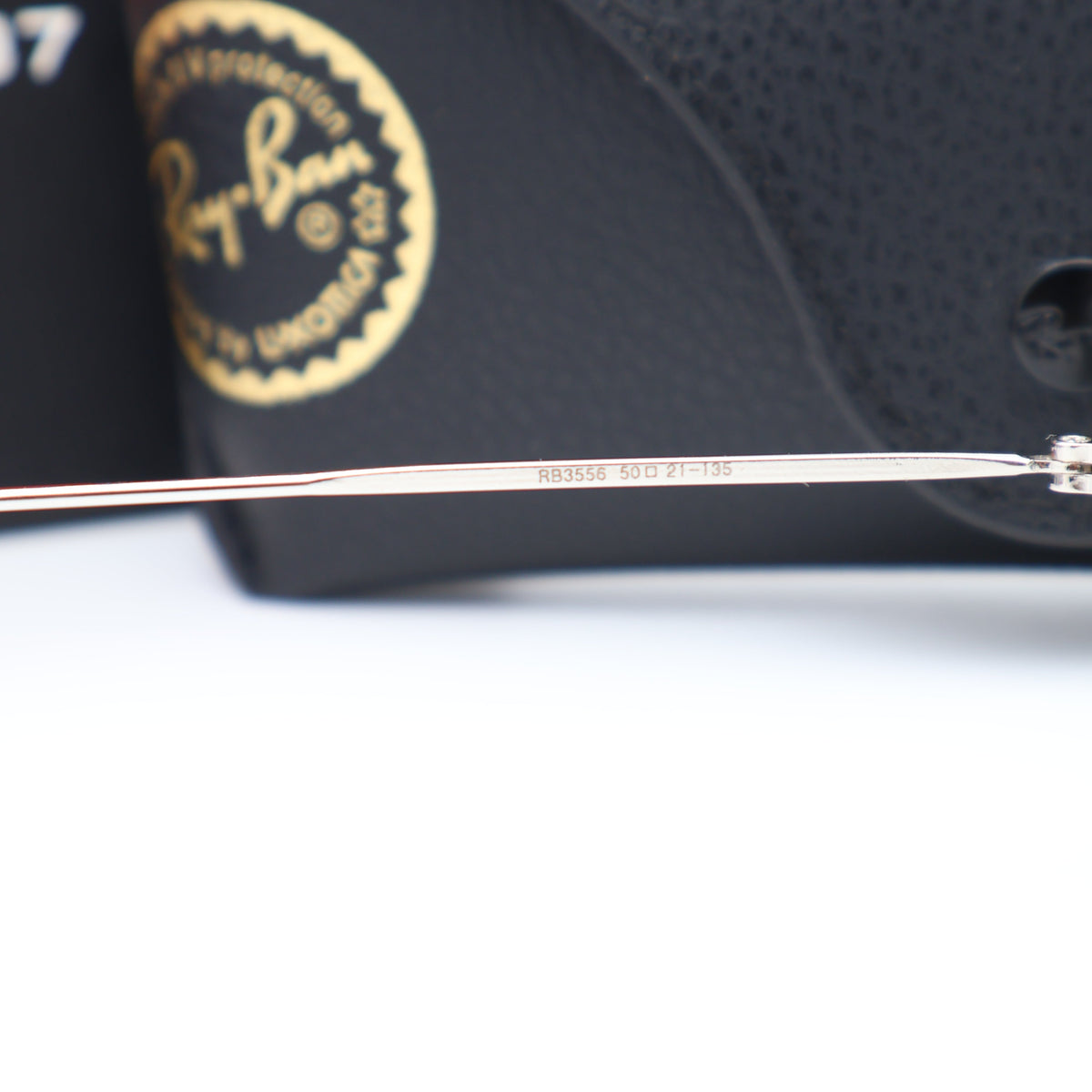 Ray-Ban - RB3556 Size: 50