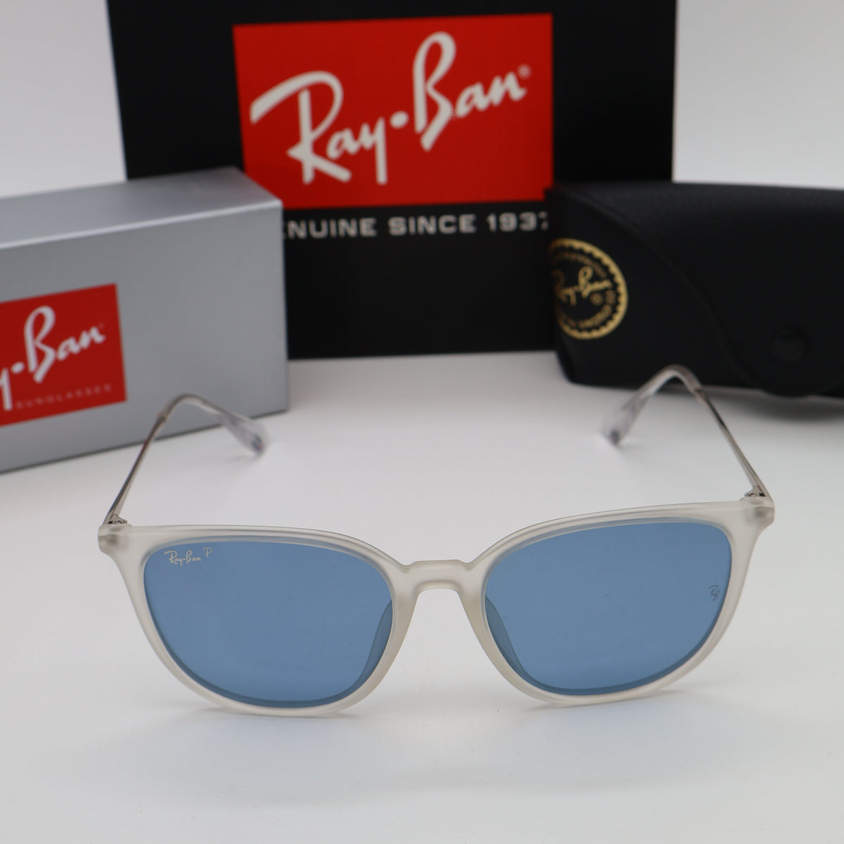 Ray-Ban - RB4348D Size: 54