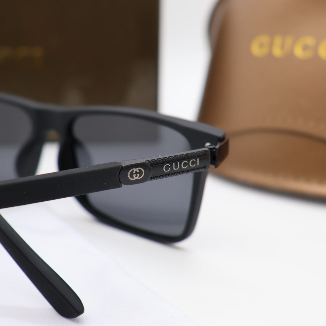 Gucci - Black Sunglasses