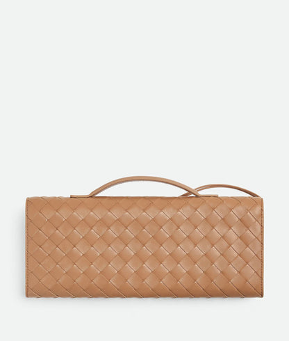 BOTTEGA VENETA Andiamo Clutch — Beige